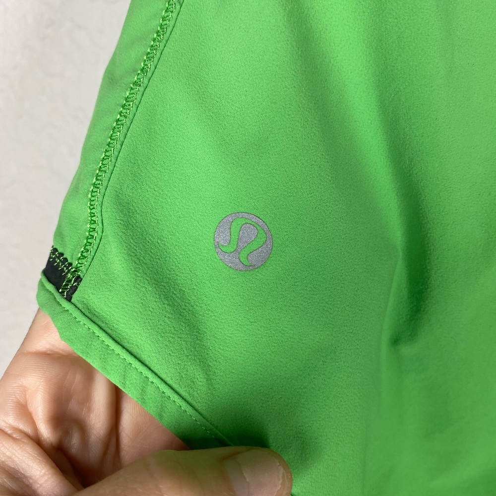 Lululemon Solid Green Crossover Front Shorts 8 - image 7